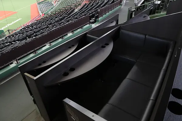 ネット裏プライベートボックスの座席イメージ