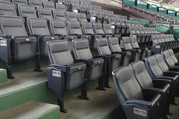 ネット裏指定席の座席イメージ